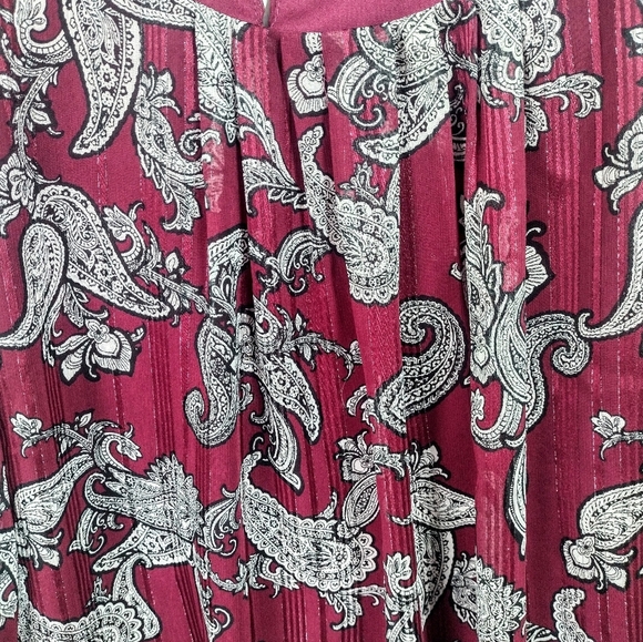 Sara Michelle Maroon Paisley Blouse - Picture 4 of 5